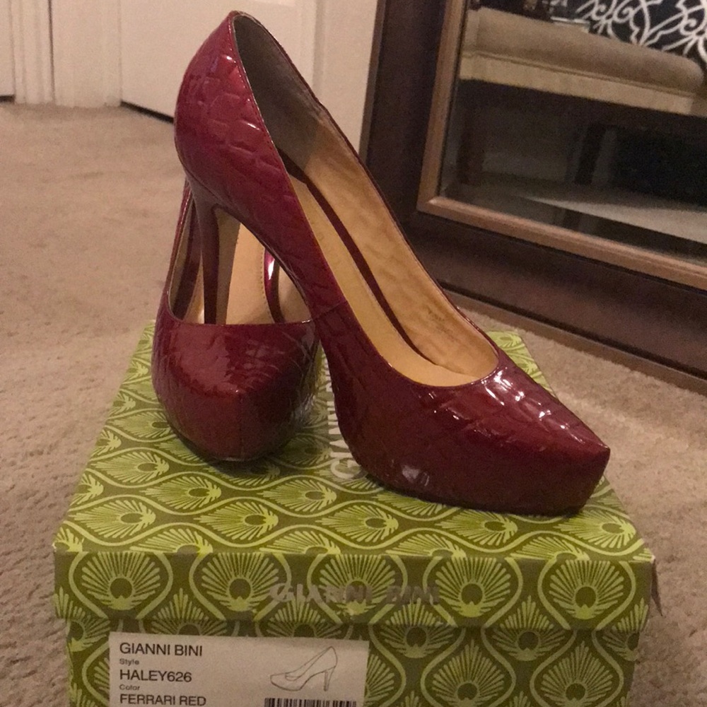 Red Gianni Bini Pumps